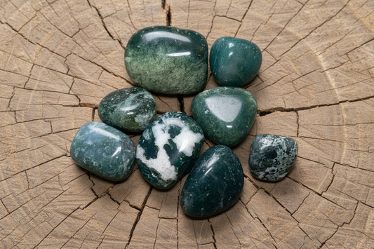 Moss Agate Tumbled Stones – Green Crystal for Business Success, New Beginnings & Stress Relief